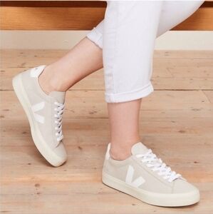 🆕️ Veja Campo Suede Sneakers in Natural White